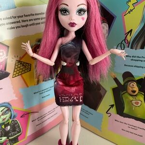 Monsterista Draculaura Doll - Monster High